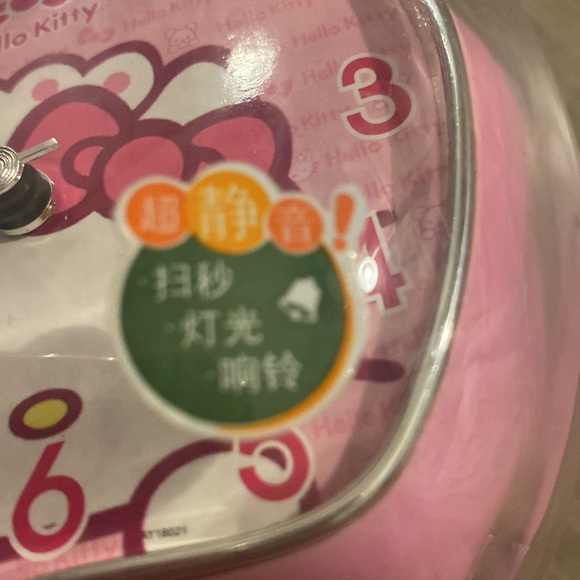 💘 Hello Kitty Vintage Sanrio Apple Alarm Clock 💘 - Picture 3 of 7